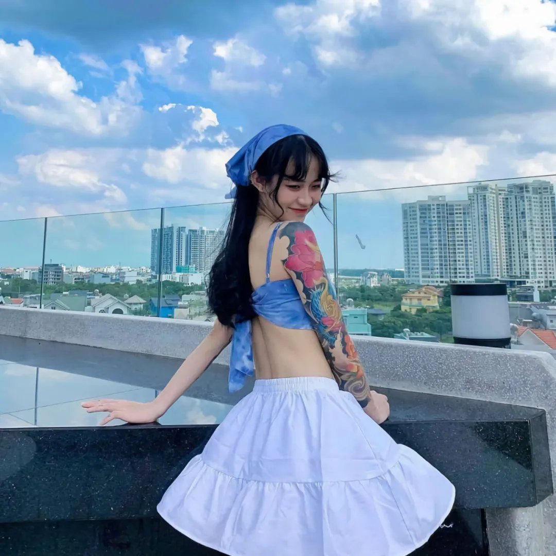 蓝月终曲海报