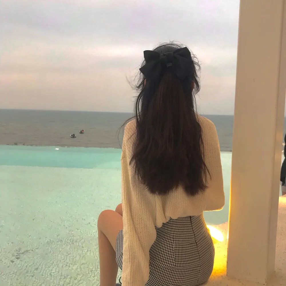 上错身海报
